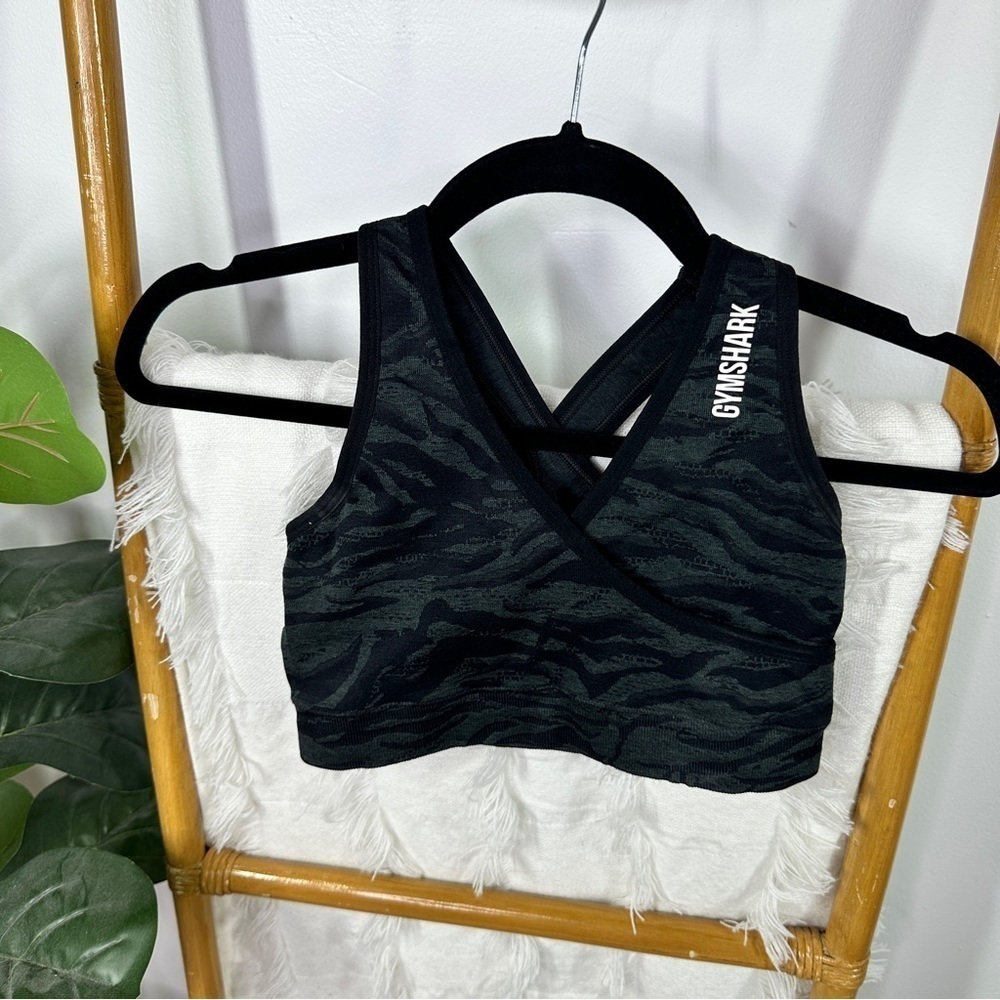 Gymshark Black and Grey Sports Bra sz S